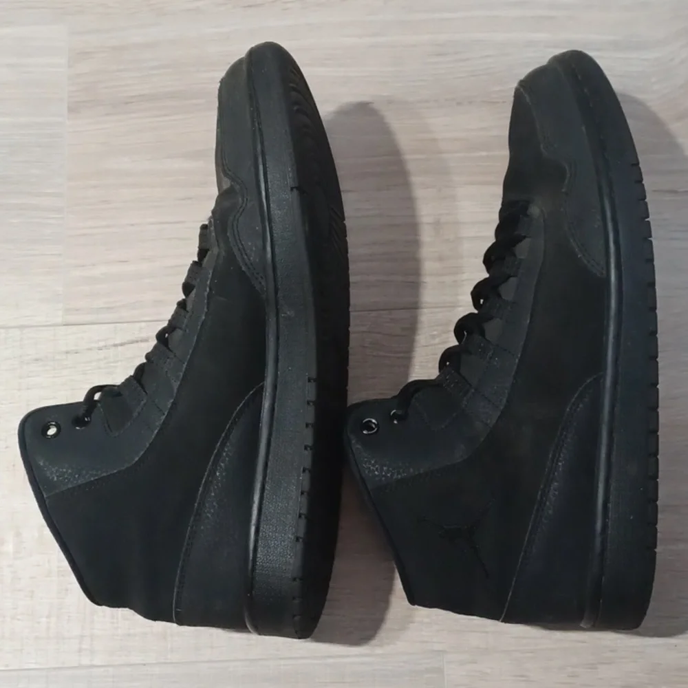 AIR JORDAN EXECUTIVE black sneakers.  Black mid top gym shoes.  Athleisure Urban